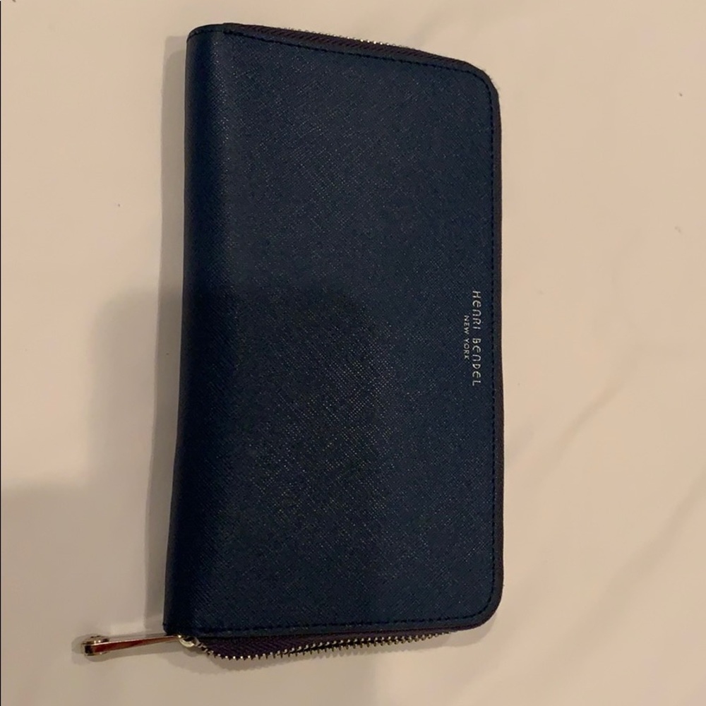 Henri Bendel West 57th Zip Around Wallet